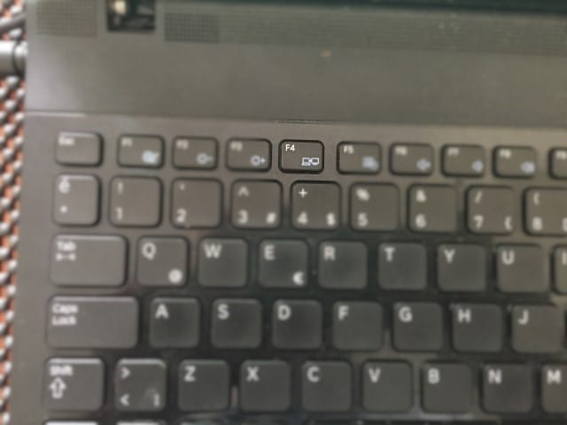 [Resim: 1-Samsung-NP300E5A-recovery.jpg]