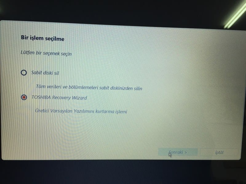 [Resim: 3-Toshiba-Satellite-L70-C-125-format-atma.jpg]