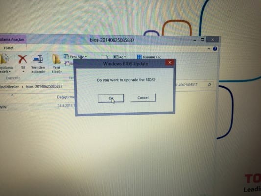 [Resim: TOSHIBA-Satellite-S70-A-11E-bios-upgradee.jpg]